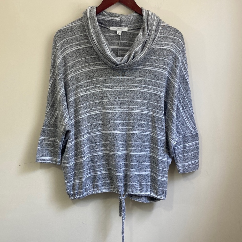Green Envelope Women’s Cowl Neck Sweater Size Medium